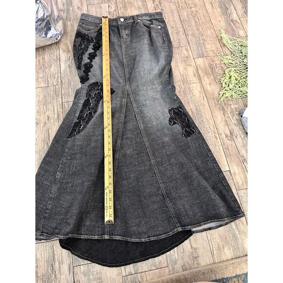 Y2K 90s 2000s Bisou Bisou Women's Black Fishtail Embroidered Denim Skrit Size 8 - Picture 2 of 7